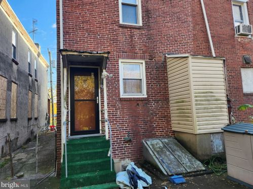 1185 Whitman Ave, Camden NJ 08104-1258 exterior