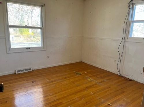 2596 Valley Ave, Grand Rapids MI 49544-1753 exterior