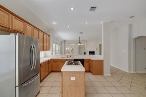 1729 Dapplegrey Ln, Austin TX 78727-4545 exterior