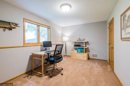 2224 Ariel St, Saint Paul MN 55109-2852 exterior