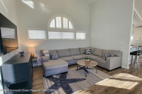 114 Westmont Ave, Lavallette NJ 08735-2042 exterior