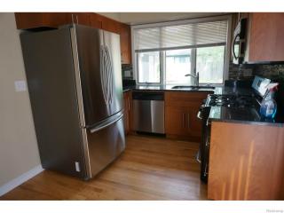 4162 Cypress Dr, Troy MI  48085-4868 exterior