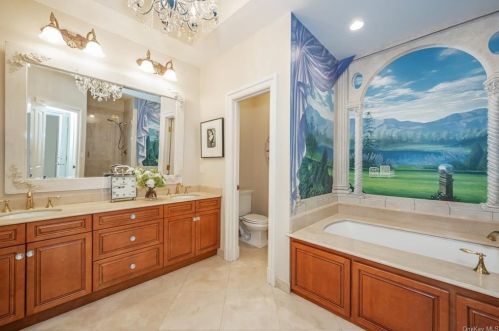 2 Shadow Tree Ln, Briarcliff NY 10510-2255 exterior