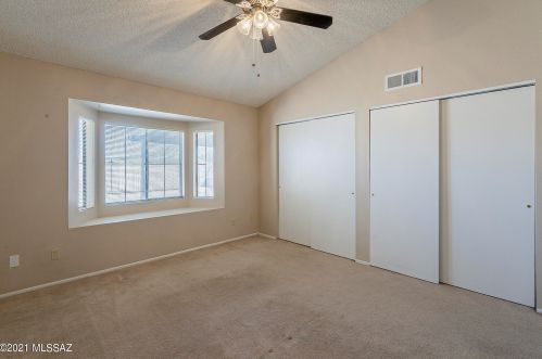 9961 Desert Aire Dr, Tucson AZ 85730-3803 exterior