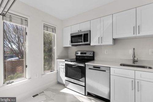 4341 Embassy Park Dr, Washington DC 20016-3607 exterior