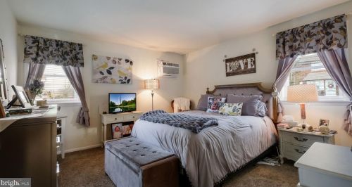 300 Ashland Ave, Manor PA 19036-1938 exterior