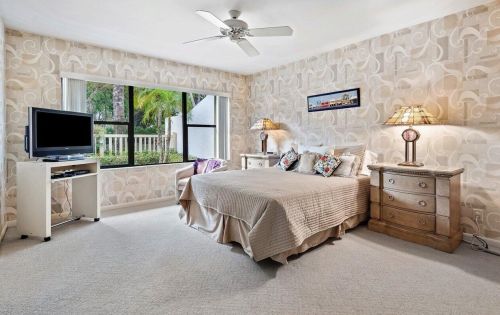 53 Hampshire Ln, Boynton Beach FL 33436-7414 exterior