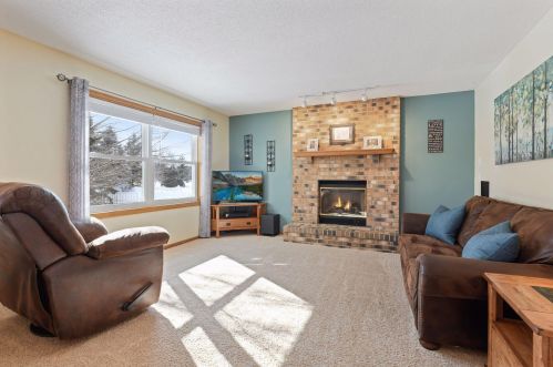 799 Ashley Dr, Chaska MN 55318-1540 exterior