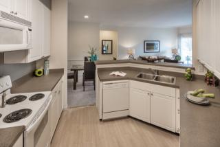 1895 Boulder Springs Dr, Saint Louis MO  63146-3937 exterior