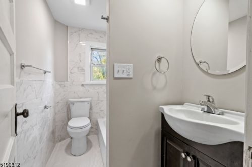 110 Northfield Ave, Town Center NJ  07052-5319 exterior