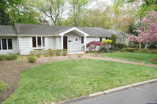 51 Central Ave, Demarest, NJ 07627-1712