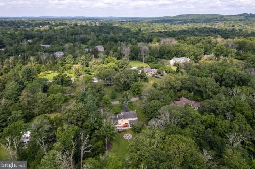 197 Brookstone Dr, Princeton NJ 08540-2403 exterior