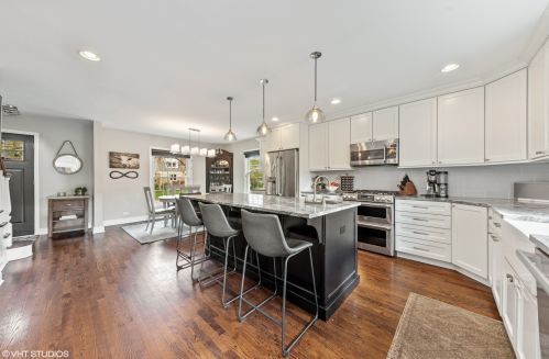 675 Prospect Ave, Elmhurst IL 60126-5008 exterior