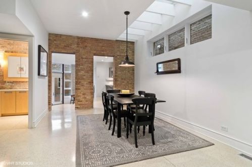 1734 Wolcott Ave, Chicago IL 60622-1385 exterior