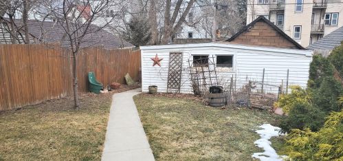 3250 Newhall St, Milwaukee WI 53211-3042 exterior