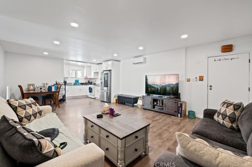 16415 Cornuta Ave, Bellflower CA  90706-4801 exterior