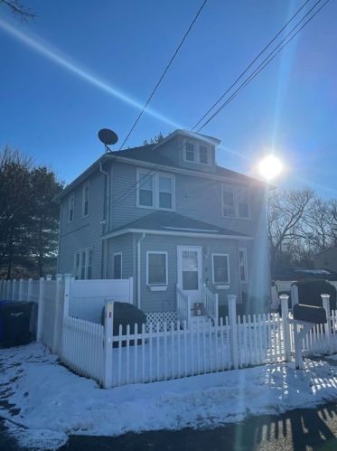 17 Garibaldi St, Springfield MA 01119-1033 exterior