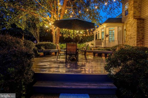 13606 Mt Prospect Dr, Rockville MD 20850-3510 exterior