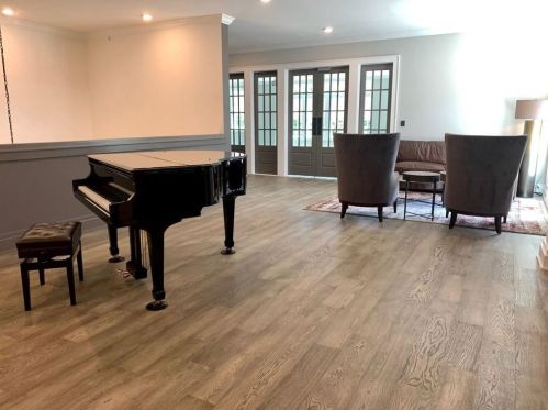 6607 Beacon Dr, Atlanta GA 30328 exterior