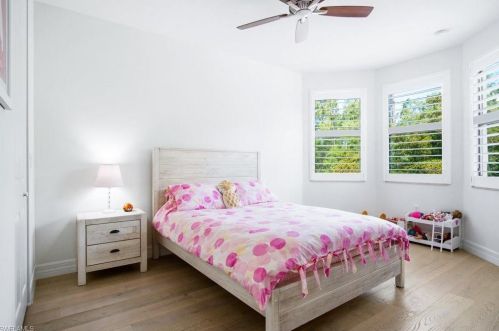 3415 Pacific Dr, Naples FL 34119-8664 exterior