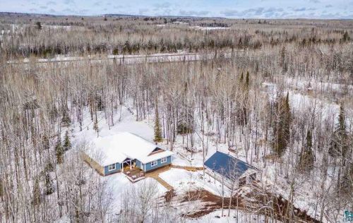 9127 Superior St, Duluth MN 55812-2139 exterior