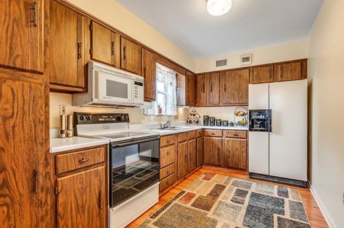 502 Main St, Pittsburgh PA 15220-5102 exterior