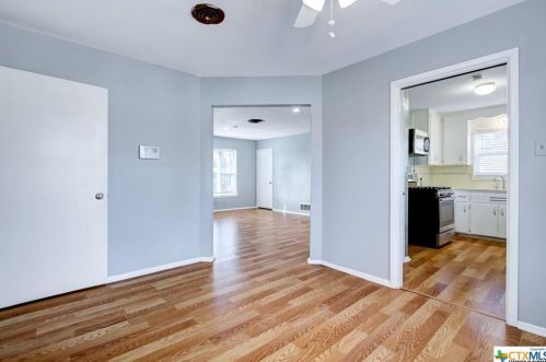 231 Savannah Dr, San Antonio TX 78213-3446 exterior