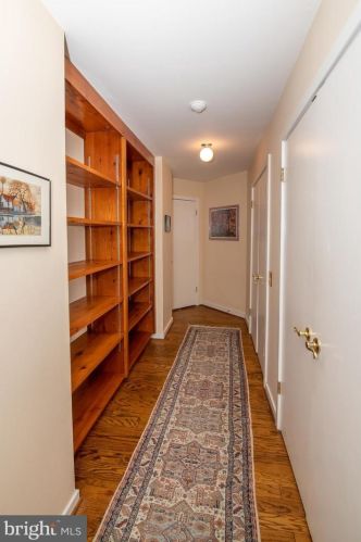 699 Longview Dr, Huntingdon Valley PA 19006-2219 exterior