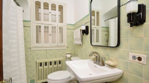 5515 Byron St, Chicago IL 60641-2518 exterior