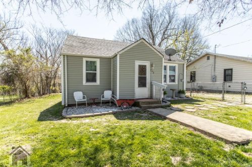 228 Holland Dr, Swedeborg MO 65556-7883 exterior