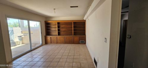 5302 Hawthorne St, Tucson AZ 85710-1645 exterior