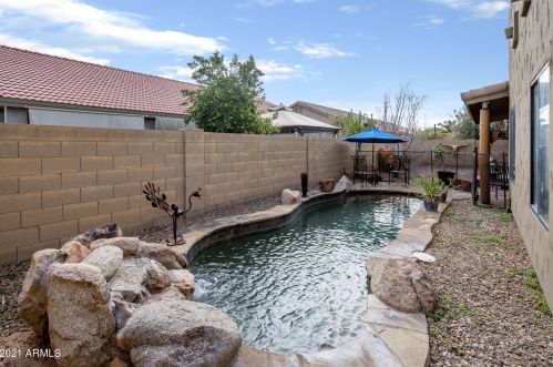 17313 22 Way, Phoenix AZ 85022-2255 exterior