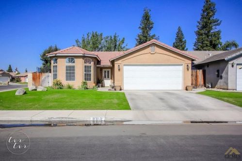 8812 Hoodsport Ave, Bakersfield CA  93312-5588 exterior