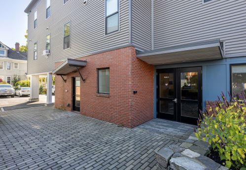 19 Ocean Ave, Portland ME  04107-9517 exterior