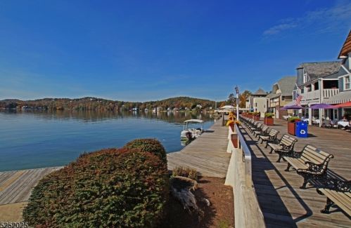 172 Shore Trl, Sparta NJ  07871-2107 exterior