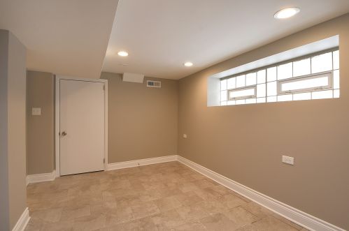 10730 Kedzie Ave, Chicago IL 60629-3532 exterior