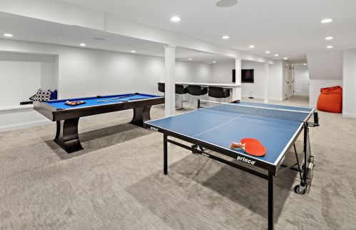 19 Pequot Trl, Westport CT 06880-2929 exterior