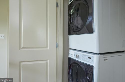 1209 Poplar Run Dr, Silver Spring MD 20906-6717 exterior