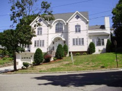 170 Country Club Rd, Newton, MA 02459-3114