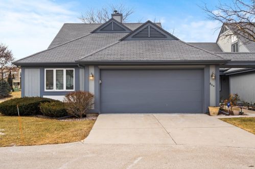 664 Evergreen Ct, Milwaukee, WI 53217-1608