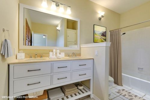 208 Ashworth Dr, Austin TX 78746 exterior