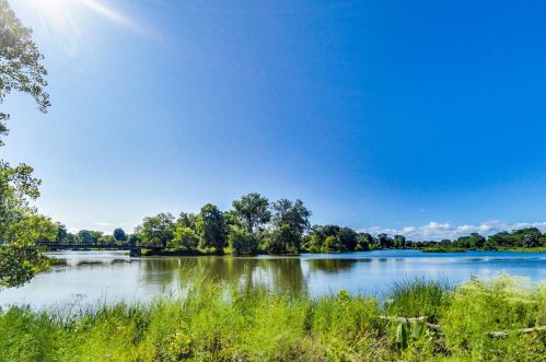 5832 Stony Island Ave, Chicago IL  60637-2059 exterior