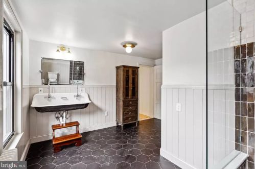 2426 Cedar St, Philadelphia PA  19125-3018 exterior