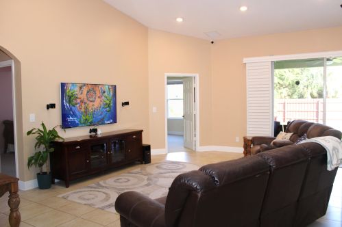 3857 Hainlin St, Fort Pierce FL 34953-4071 exterior