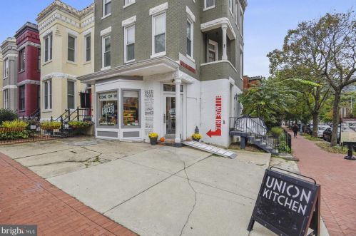 676 4th St, Washington DC  20002-4956 exterior