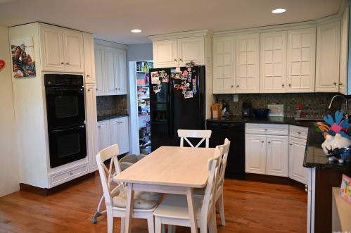 27 Weston St, Huntington Station NY 11746-4030 exterior