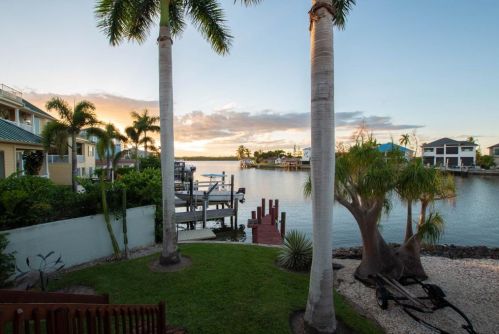 125 Jamaica Dr, Naples FL 34113-4057 exterior