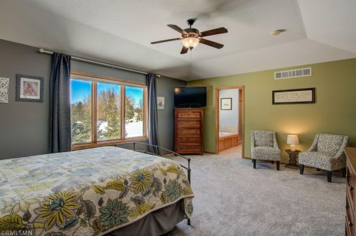 2489 Schneider Ct, Chaska MN 55318-1567 exterior