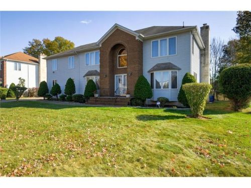 20 Ambrose Valley Ln, Piscataway, NJ 08854-4242