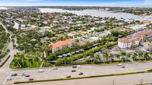 1607 Curlew Ave, Naples FL 34102-3405 exterior